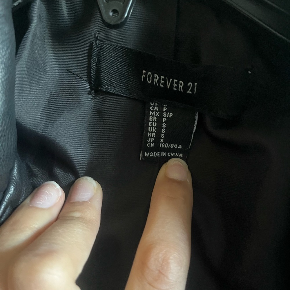 Leather jacket - Picture 2 of 2